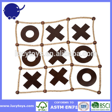 Noughts y cruces de madera al aire libre tic tac toe